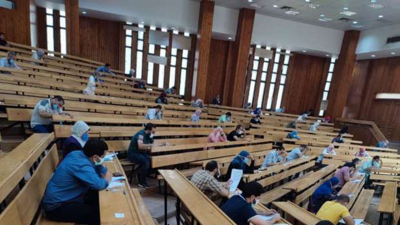 لطلاب الجامعات..محظورات داخل لجان امتحانات الميدتيرم