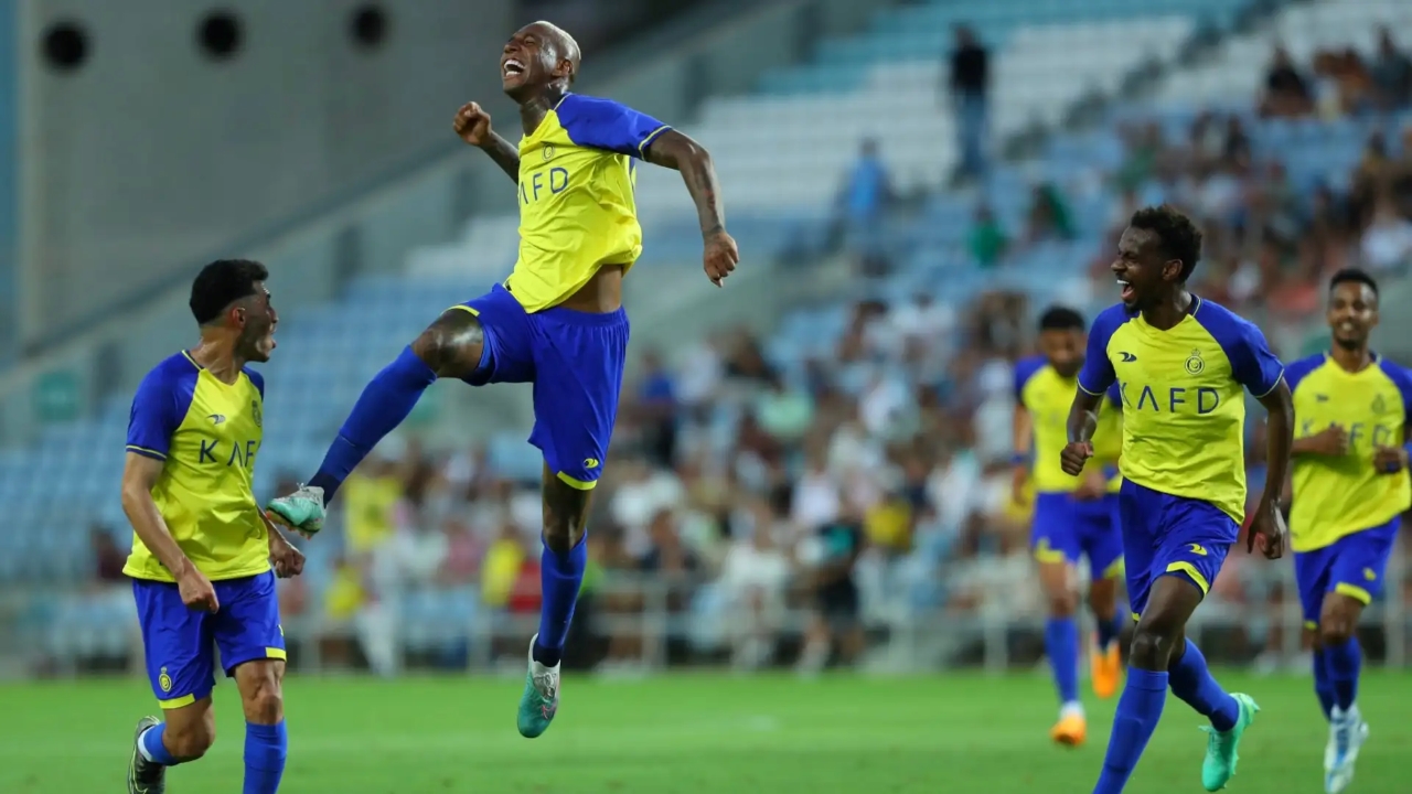 صدمة لجماهير الأصفر.. حسم موقف تاليسكا من مباراة النصر ضد القادسية في دوري روشن 5 صدمة لجماهير الأصفر.. حسم موقف تاليسكا من مباراة النصر ضد القادسية في دوري روشن