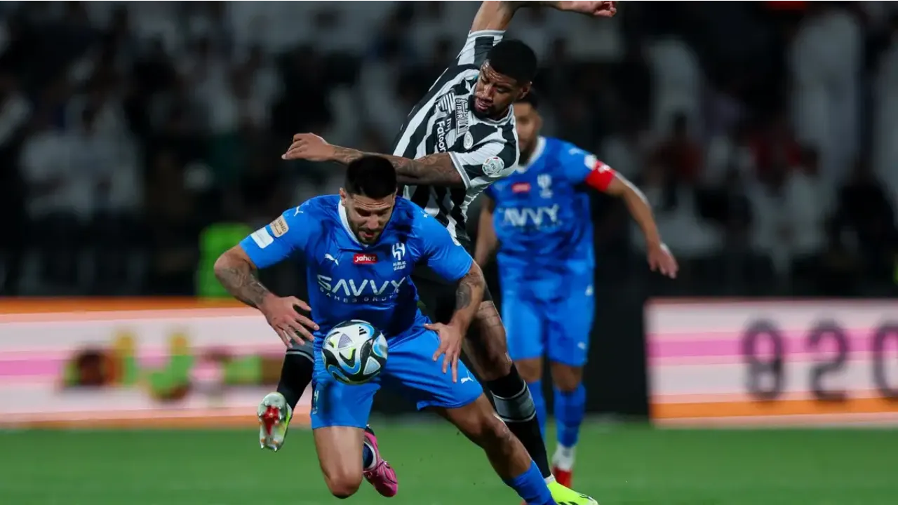 معلق مباراة الهلال والشباب في الدوري السعودي 2024-2025 والقنوات الناقلة