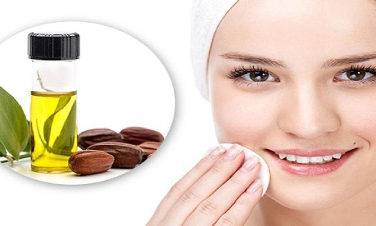 وجه صافٍ ومشرق .. طرق استخدامات اللوز في وصفات العناية بالبشرة 5 وجه صافٍ ومشرق .. طرق استخدامات اللوز في وصفات العناية بالبشرة