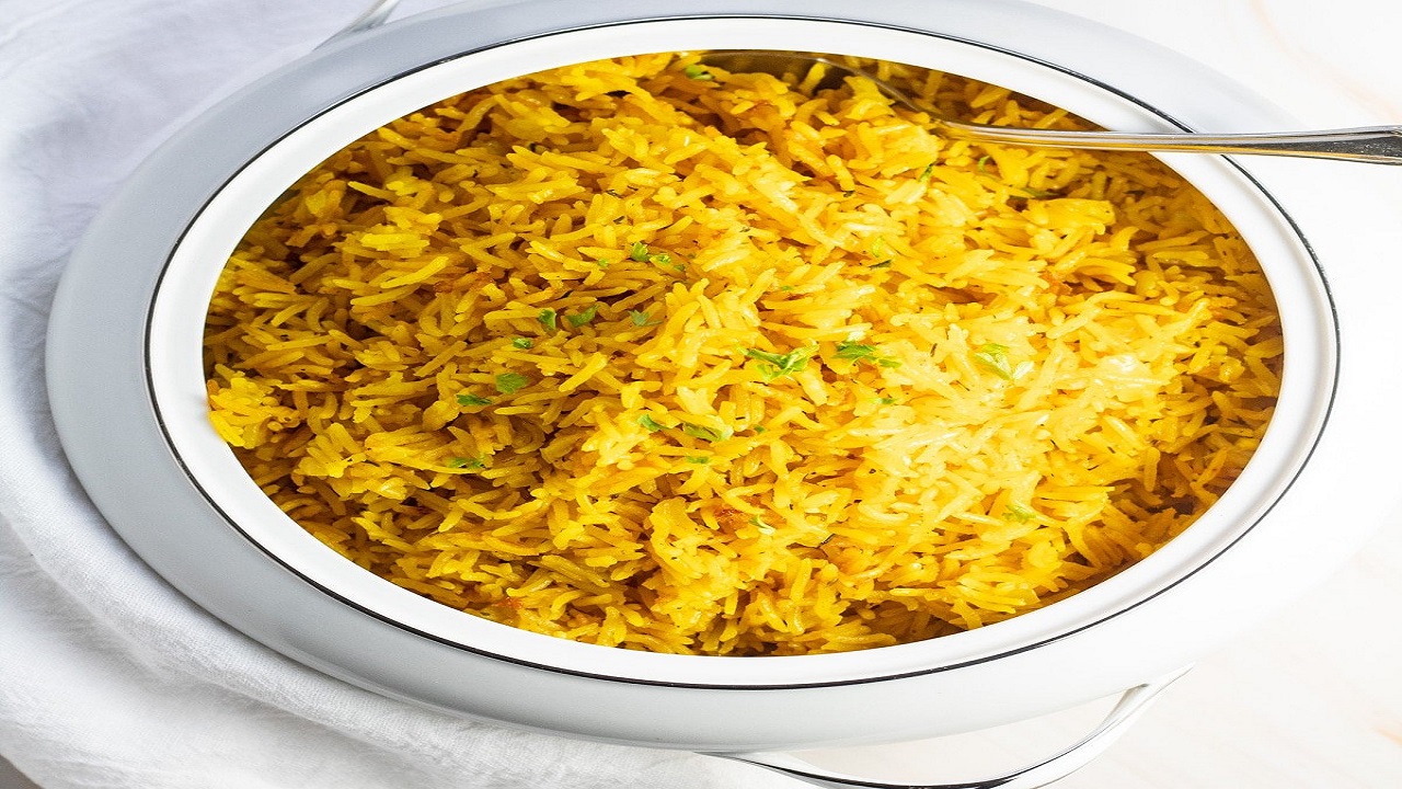 "بكل تكاته وبهاراته" طريقة عمل الأرز الأصفر المبهر في البيت مثل المطاعم 5 “بكل تكاته وبهاراته” طريقة عمل الأرز الأصفر المبهر في البيت مثل المطاعم