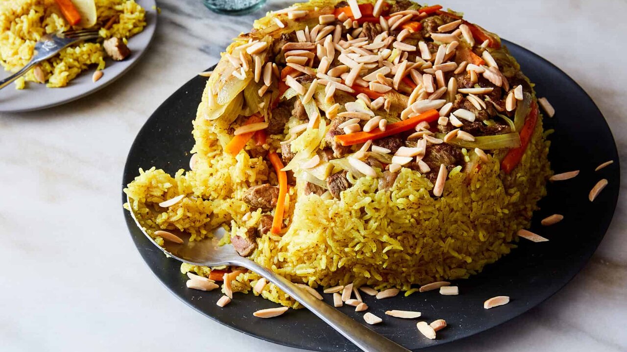خطوة بخطوة .. طريقة عمل المقلوبة بالدجاج على الطريقة الفلسطينية الأصلية