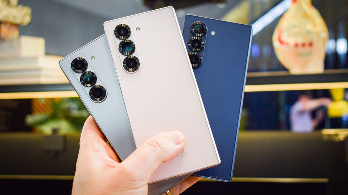 هتمسك هاتف قمة الفخامة أقوي منافس على الساحة Samsung Galaxy Z Fold 6 القابل للطي المميز بأمكانيات تفوق الوصف