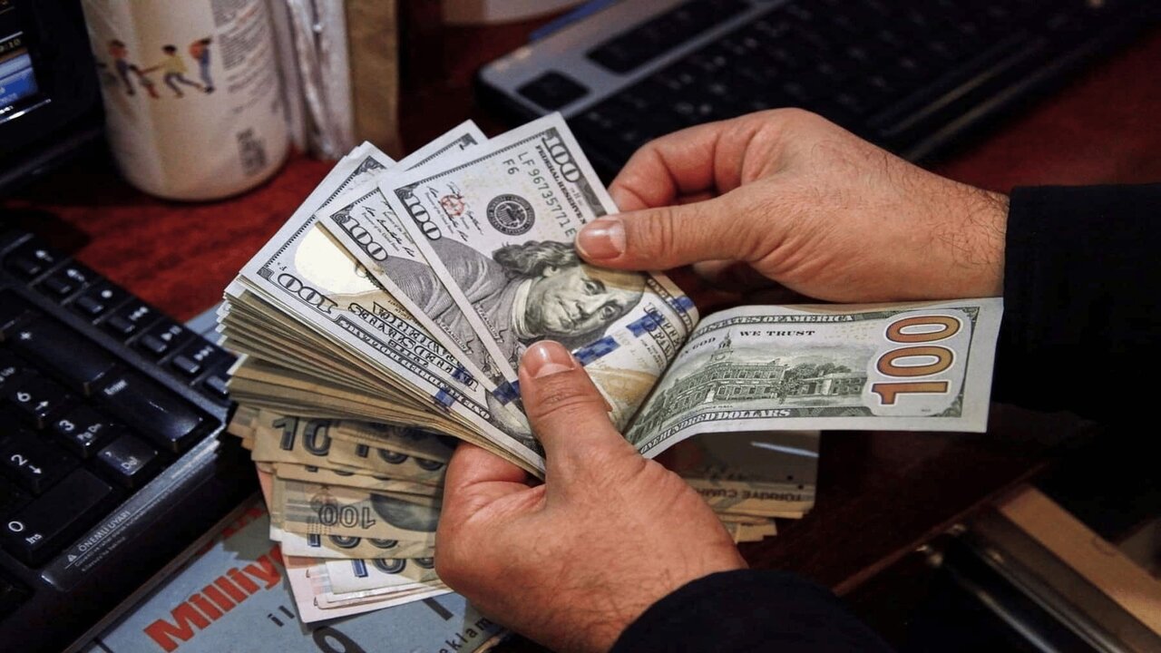 تراجع كبير في أسعار الدولار مقابل الدينار العراقي مع إغلاق البورصة في نهاية الأسبوع اليوم الخميس الموافق 26 ديسمبر 2024