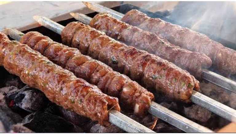 طريقة عمل الكباب المشوي في المنزل مثل المطاعم بالظبط