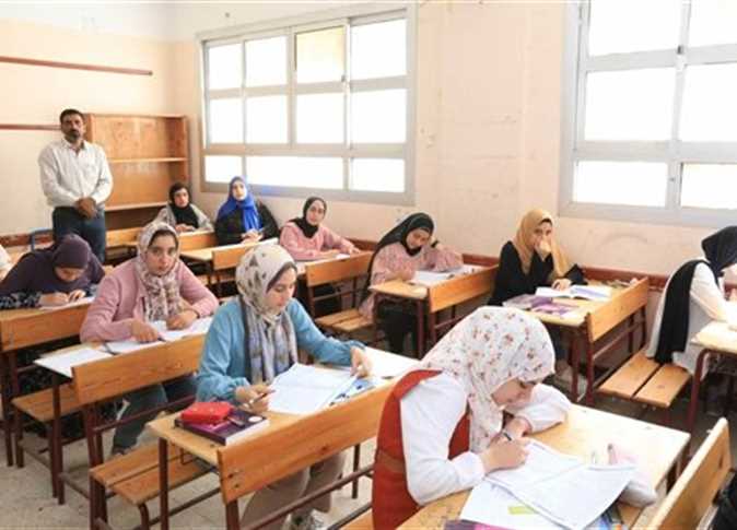 لطلاب ثانية ثانوي | تعرف على مواصفات الورقة الامتحانية للغة الإنجليزية.. مستند رسمي 6 لطلاب ثانية ثانوي | تعرف على مواصفات الورقة الامتحانية للغة الإنجليزية.. مستند رسمي
