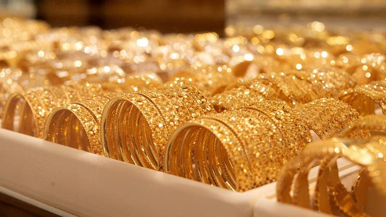 الذهب ينقذ أموالك.. تعرف على أفضل وقت لشراء الذهب بعد التغيرات الأخيرة