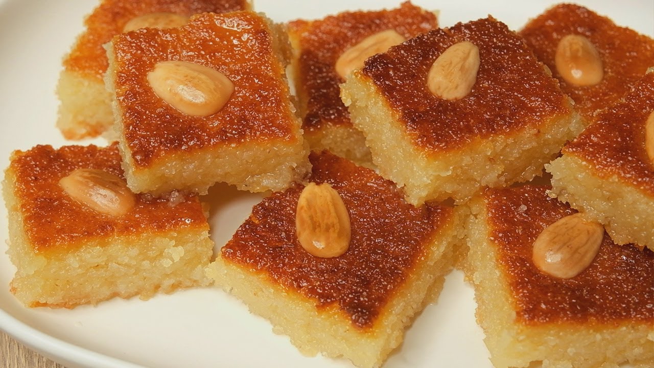 بطعم ولا أروع اعملي الهريسة بالسميد على طريقة الحلواني الأصلية في المنزل بمكونات على قد الايد بسيطة