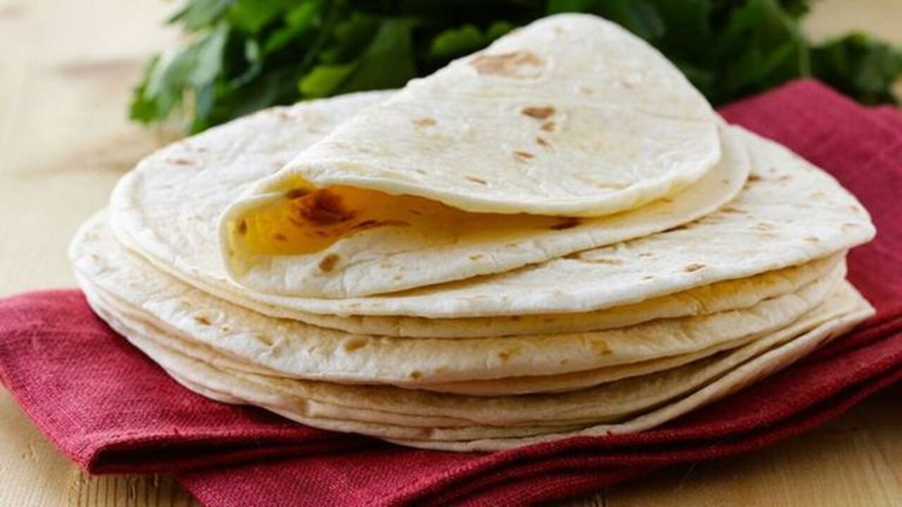 طريقة عمل العيش السوري في الطاسة بمكونات متوفرة في المنزل
