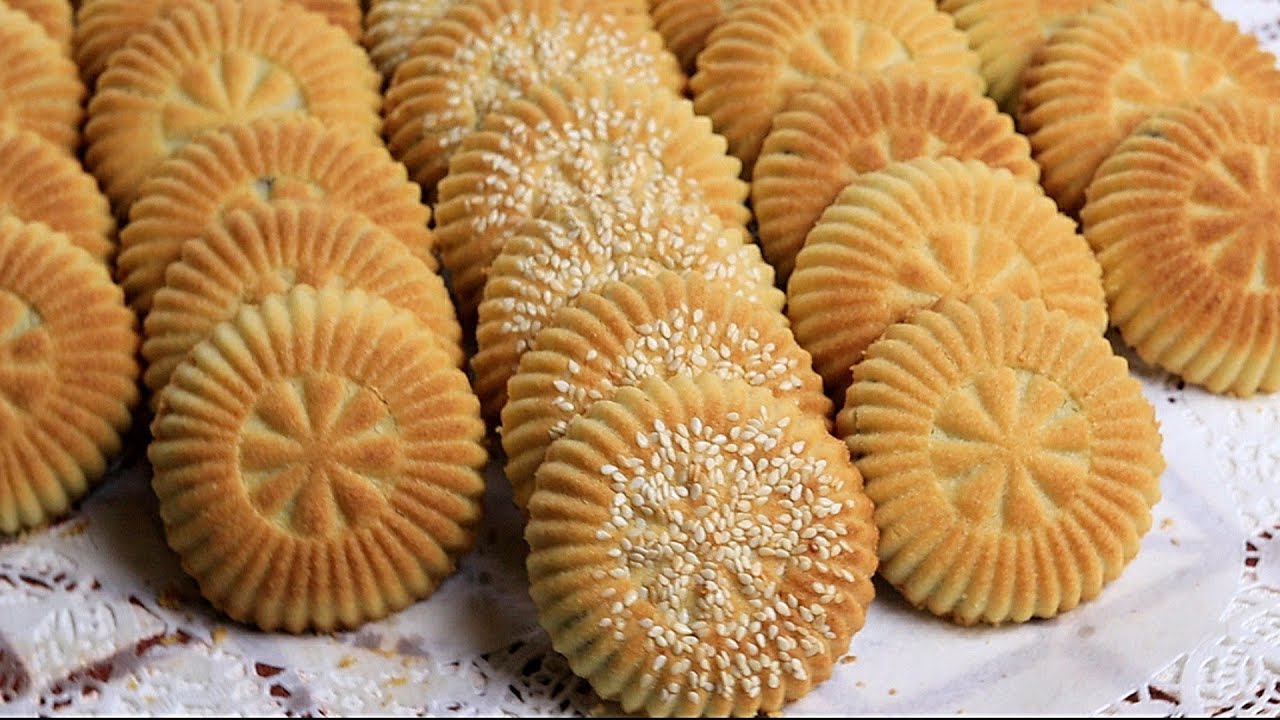 المعمول بالسميد بالطريقة الأصلية الخليجية مثل المحلات بمكونات بسيطة وبيذوب في الفم