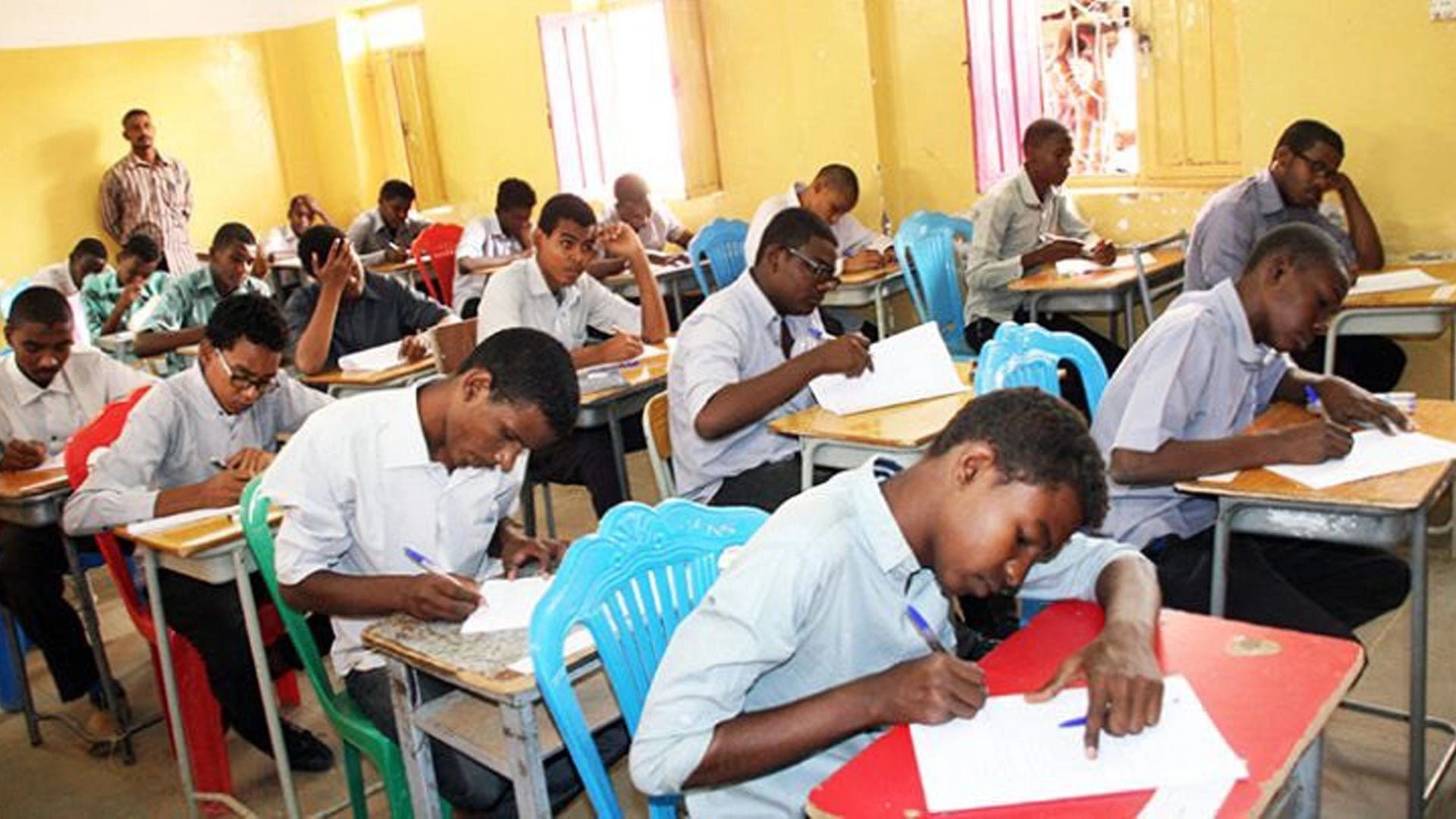 وزارة التربية والتعليم السودانية”.. تعلن موعد بدء امتحانات الشهادة السودانية 2024/2025 وطريقة التسجيل إلكترونياً