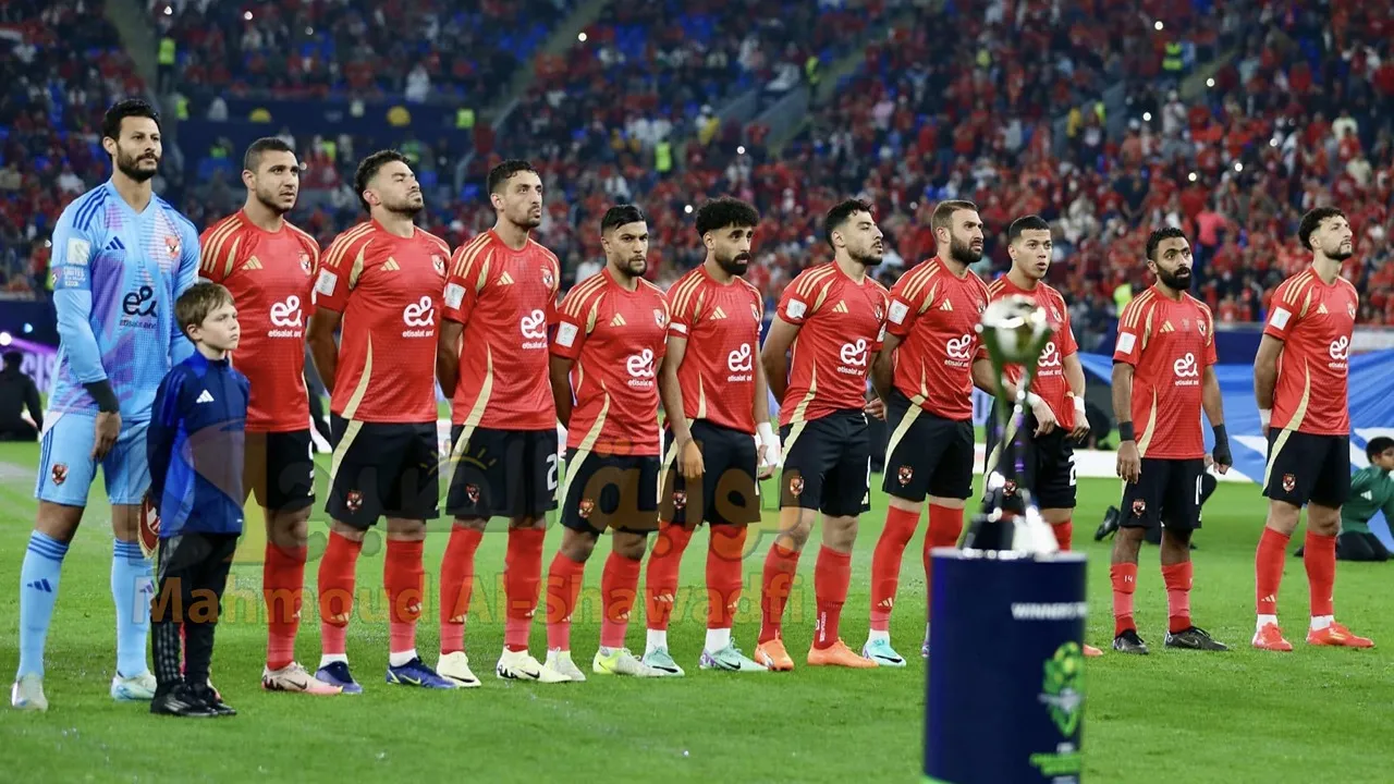جماهير الأهلي تهاجم اللاعبين عقب خسارة كأس التحدي أمام باتشوكا.. ورد فعل محمد الشناوي 9 جماهير الأهلي تهاجم اللاعبين عقب خسارة كأس التحدي أمام باتشوكا.. ورد فعل محمد الشناوي