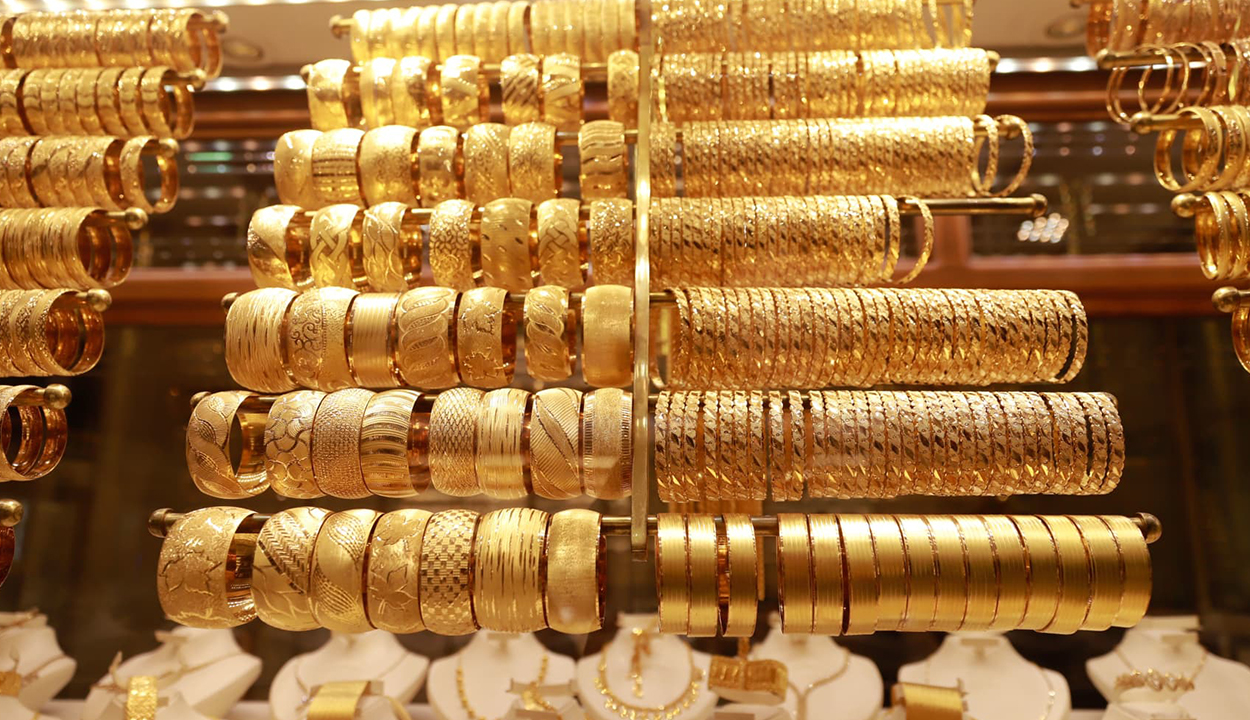 كم عيار 21 بعد انخفاضه.. سعر الذهب اليوم الإثنين 30 ديسمبر 2024 بعد تراجعه 5 كم عيار 21 بعد انخفاضه.. سعر الذهب اليوم الإثنين 30 ديسمبر 2024 بعد تراجعه