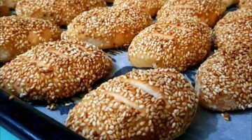 طريقة عمل فطائر السمسم بالجبنة