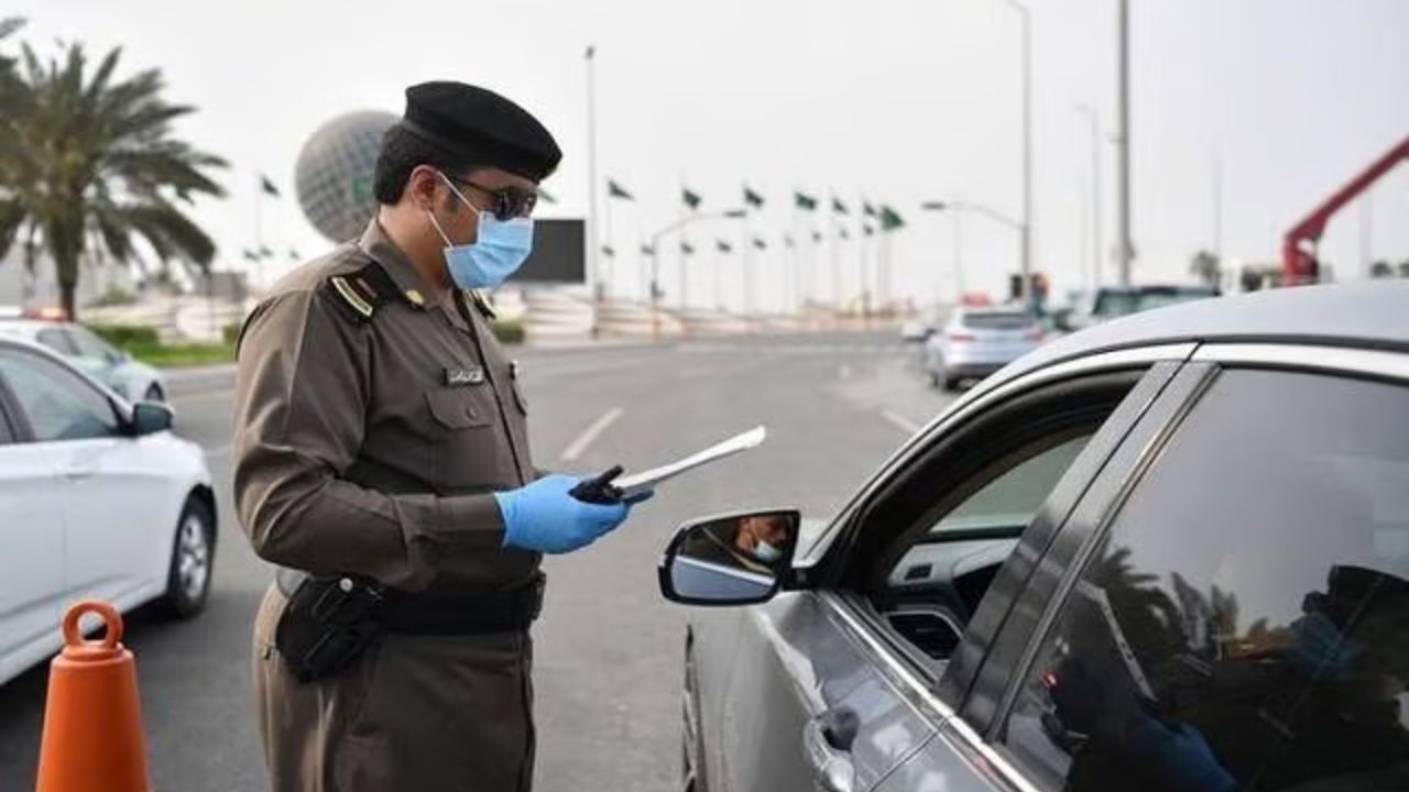 كيفية استلام رخصة القيادة بعد تجديدها من خلال أبشر وخطوات تجديد الرخصة 1446