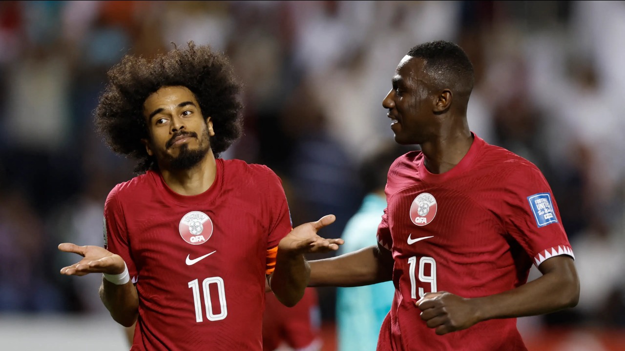 القنوات الناقلة والموعد والمعلق.. قطر وعمان في مواجهة حاسمة ضمن خليجي 26
