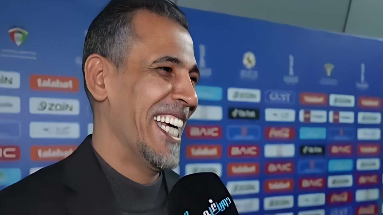 تصرف غريب من يونس محمود يُغضب الجماهير السعودية يدفعهم للهجوم عليه.. فماذا فعل؟