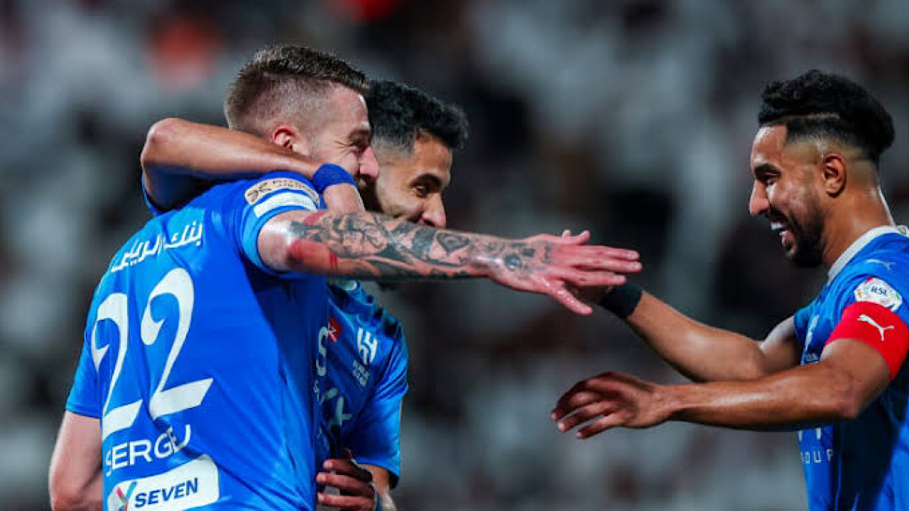 من هم معلقين مباراة الهلال والأخدود في دوري روشن السعودي 2024-2025؟