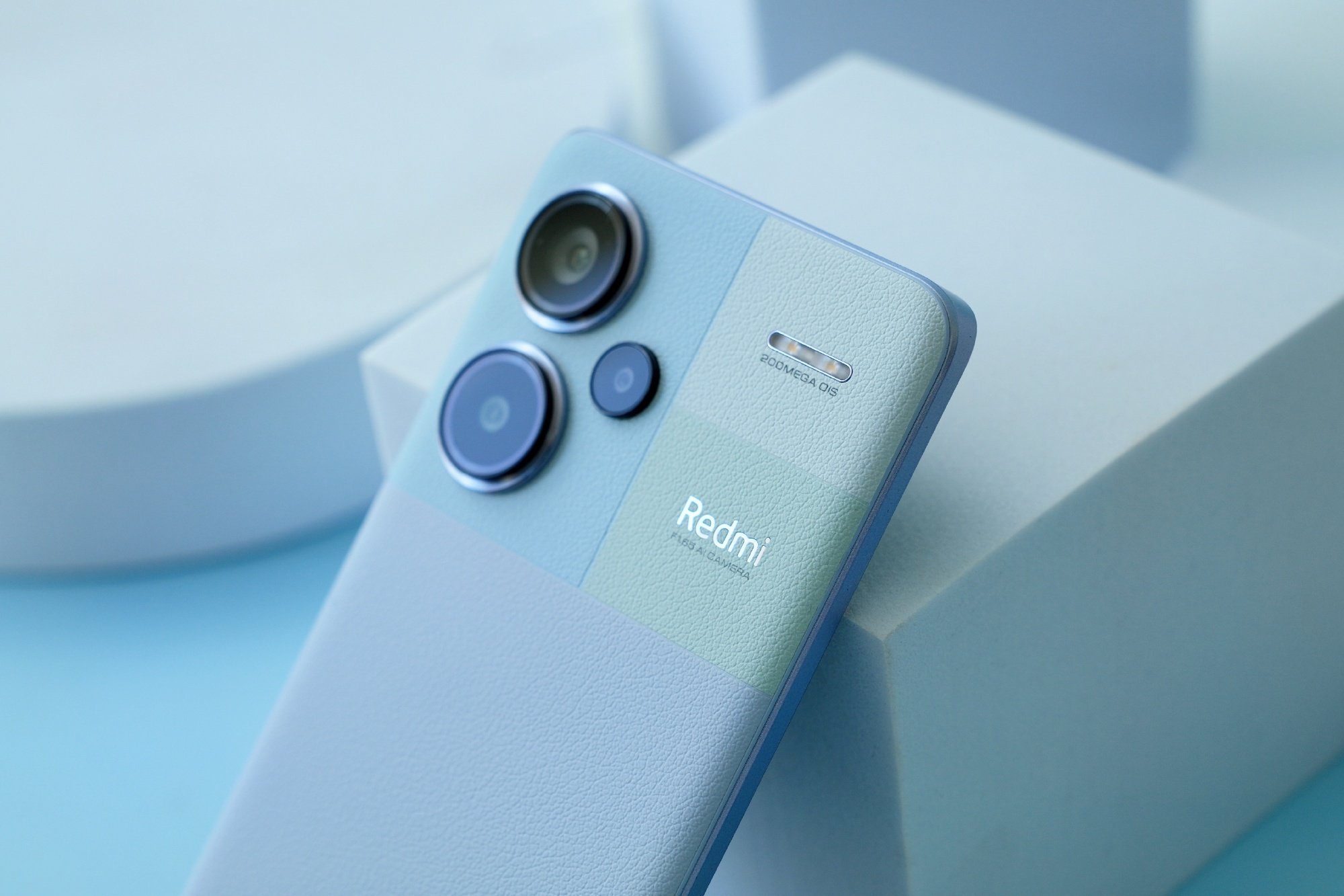 اكتشف مواصفات Xiaomi Redmi Note 13 Pro+ 5G اقوى هاتف بإمكانيات وأداء طلقة يستحق الشراء بجدارة 5 اكتشف مواصفات Xiaomi Redmi Note 13 Pro+ 5G اقوى هاتف بإمكانيات وأداء طلقة يستحق الشراء بجدارة