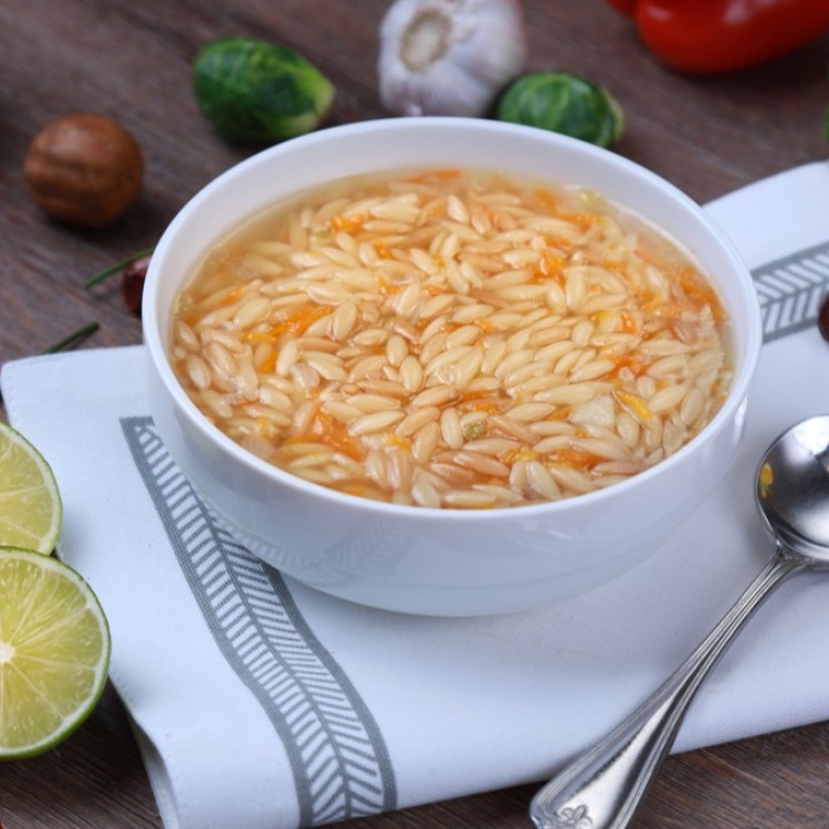 طريقة عمل شوربة لسان العصفور علي اصولها بخطوات سهله وسريعه