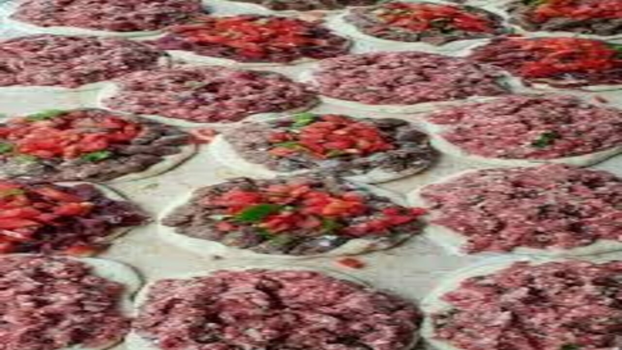 يعشقه الكبار والصغار.. طريقة عمل العيش باللحمة ويطلع احلى من الجاهز بعجينة طرية ومميزة