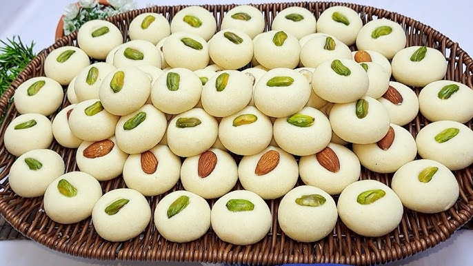 الغريبة الناعمة .. حضريها في البيت واستمتعي بمذاقها الرائع خفيفة وبتدوب في الفم 6 الغريبة الناعمة .. حضريها في البيت واستمتعي بمذاقها الرائع خفيفة وبتدوب في الفم