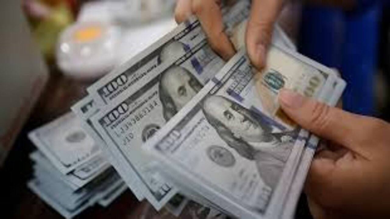 صدمة في سعر صرف الدولار الأمريكي في السوق العراقي وفرق كبير عن سعر الصرف الرسمي