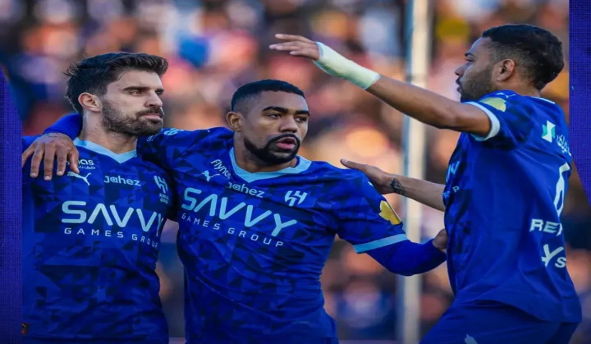 القنوات الناقلة لمباراة القادسية ضد الهلال في دوري روشن السعودي 2025 ومعلق اللقاء