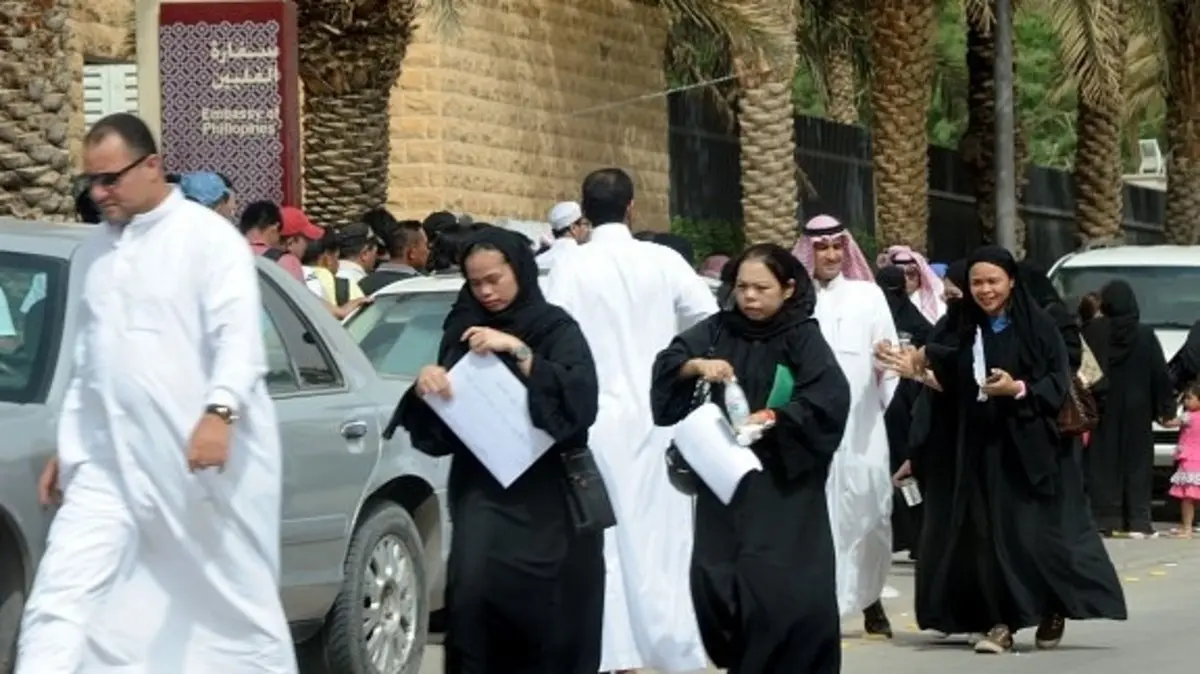 الموارد البشرية تبدأ تطبيق قرار هام بشأن رواتب العمالة المنزلية اعتبارًا من اليوم 2 الموارد البشرية تبدأ تطبيق قرار هام بشأن رواتب العمالة المنزلية اعتبارًا من اليوم