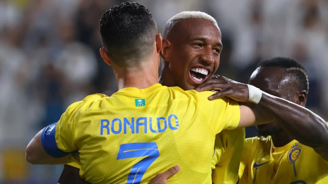 معلق مباراة النصر والخليج في دوري روشن السعودي 2025 والقنوات الناقلة
