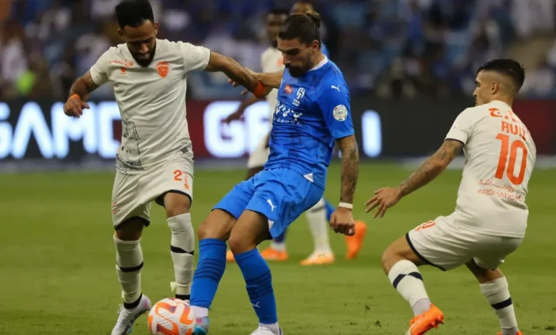 اكتساح ملحوظ للموج الأزرق .. سيطرة لاعبي الهلال على التشكيلة المثالية للجولة 15 من الدوري السعودي 2 اكتساح ملحوظ للموج الأزرق .. سيطرة لاعبي الهلال على التشكيلة المثالية للجولة 15 من الدوري السعودي