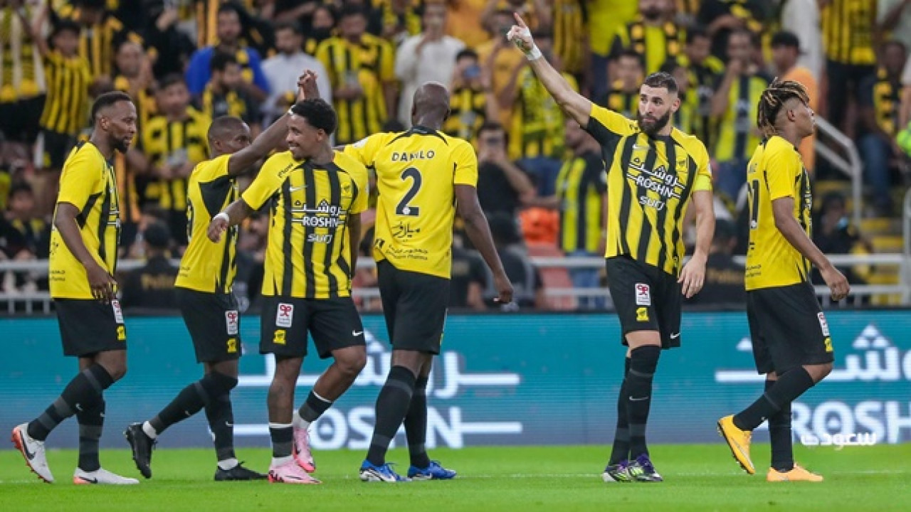 ما تشكيلة الاتحاد ضد الشباب اليوم في دوري روشن السعودي 2024-2025؟