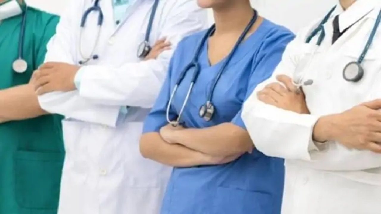 بحد أقصى 950 دينار .. بلاغ رسمي التعريفة الجديدة لأطباء القطاع الخاص 2025 تونس