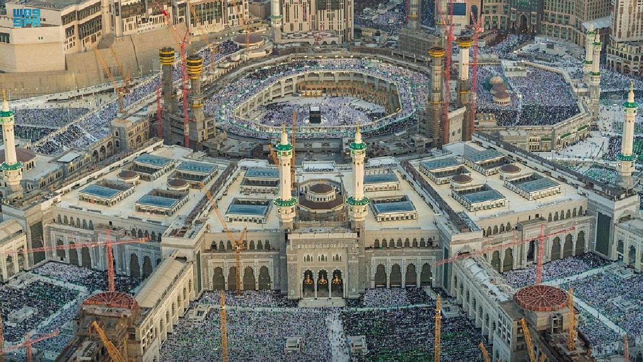 قرآن يُتلى آناء الليل وأطراف النهار.. جدول أئمة الحرم المكي هذا الأسبوع