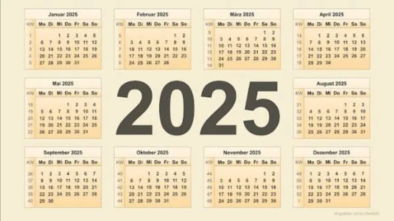 الإجازات الرسمية في السعودية للموظفين 2025/1446 يشمل أول إجازة بأمر الملك سلمان بهذا الموعد رسميًا