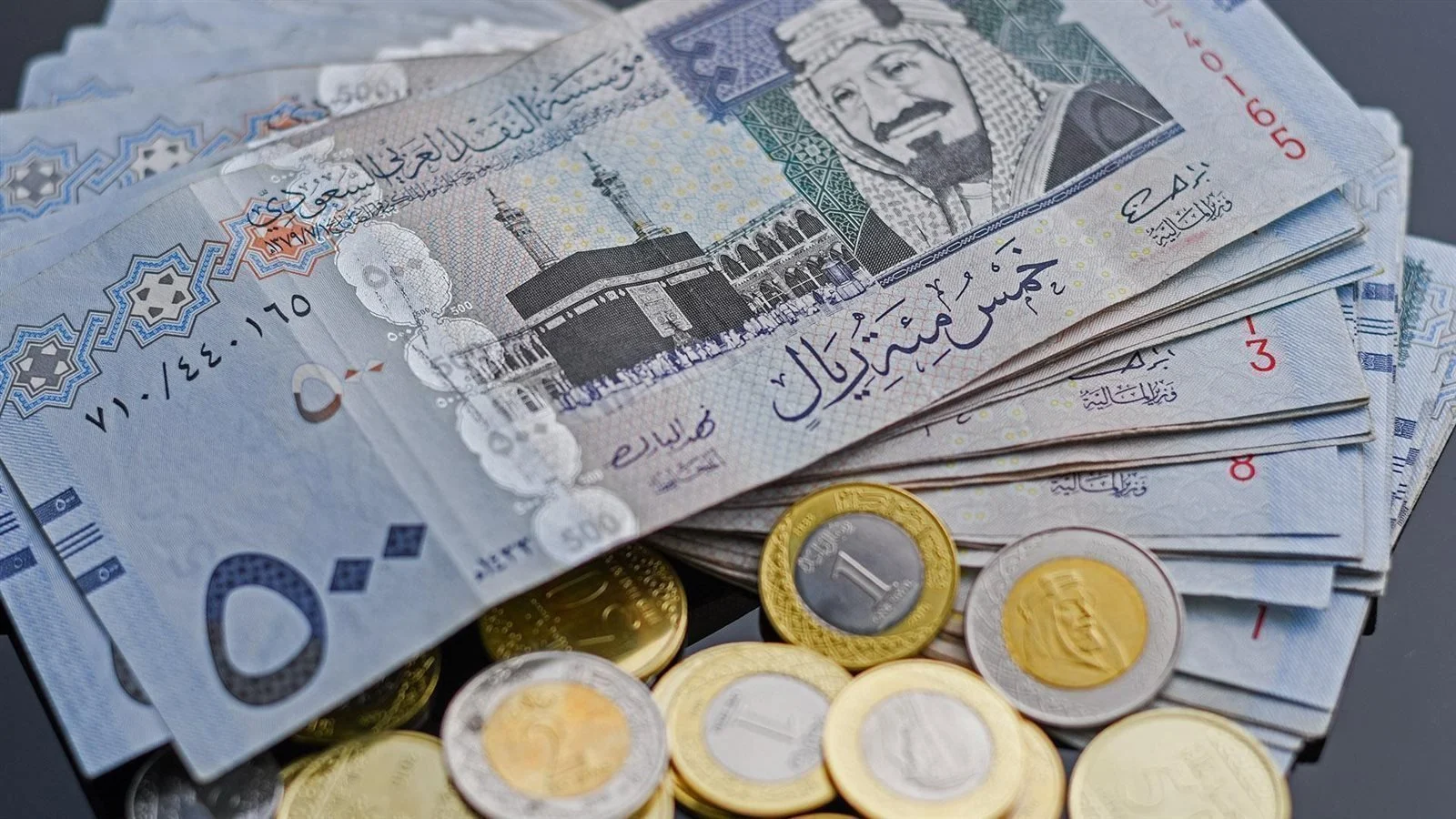 100 دولار كم ريال؟.. سعر الريال السعودي مقابل الدولار والعملات الأجنبية اليوم الإثنين 3 فبراير 2025 2 100 دولار كم ريال؟.. سعر الريال السعودي مقابل الدولار والعملات الأجنبية اليوم الإثنين 3 فبراير 2025