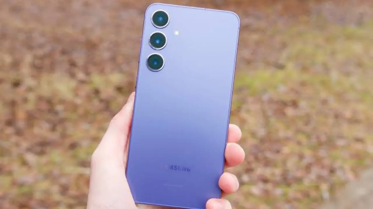 منافس الآيفون بلا منازع هاتف Samsung Galaxy S24 FE الجديد المدعم بالذكاء الاصطناعي والمقاوم للماء بتصميم فاخر