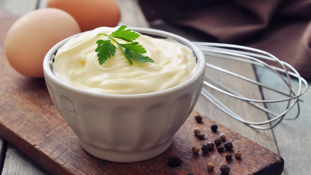 طريقة عمل صوص المايونيز المميز بأقل المكونات وبأسرع طريقة مثل الجاهز تماما
