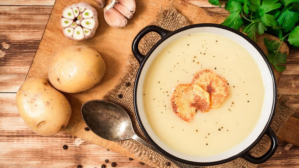 سعرات حرارية عالية.. طريقة عمل شوربة البطاطس الصحية بخطوات بسيطة