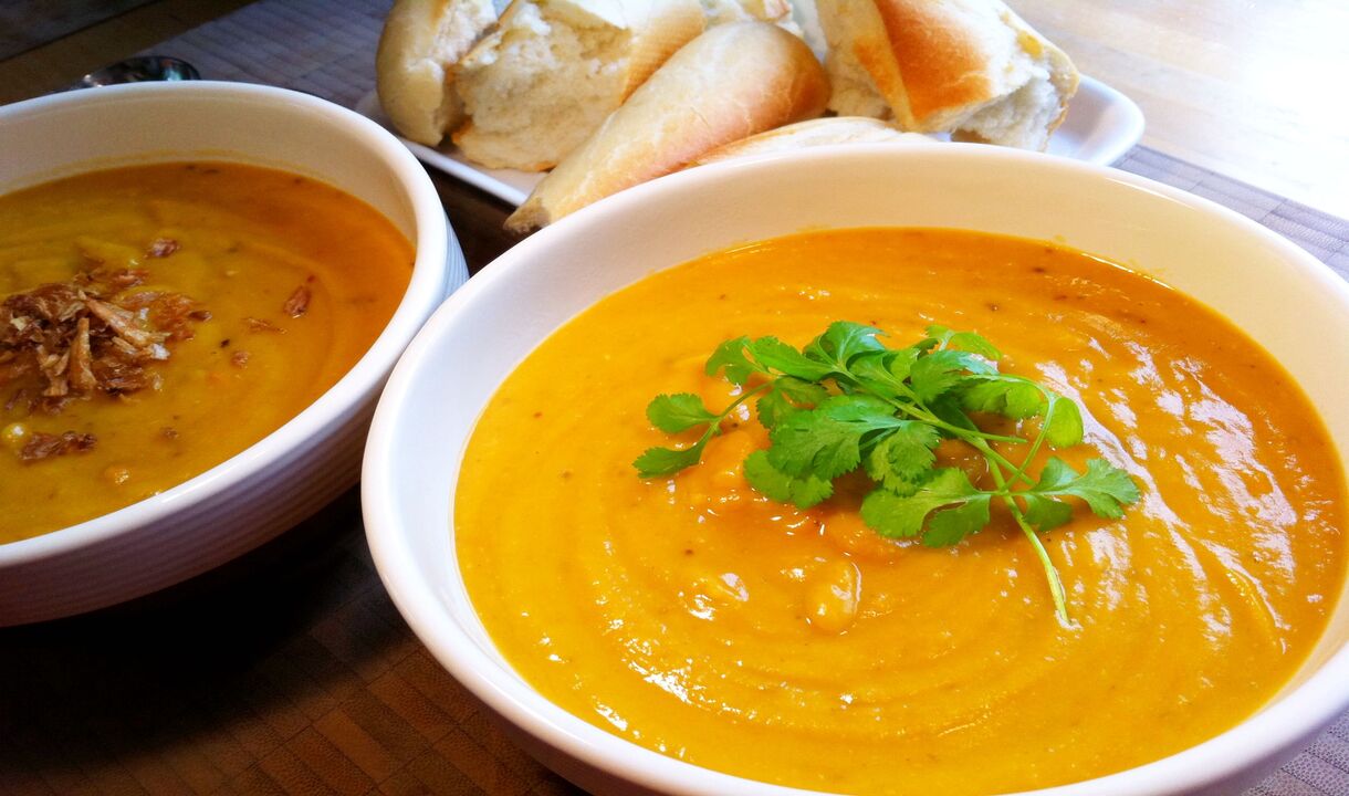 طريقة عمل شوربة العدس الكريمية بقوام كثيف بطعم ونكهه رائعه بسر المطاعم الفاخره