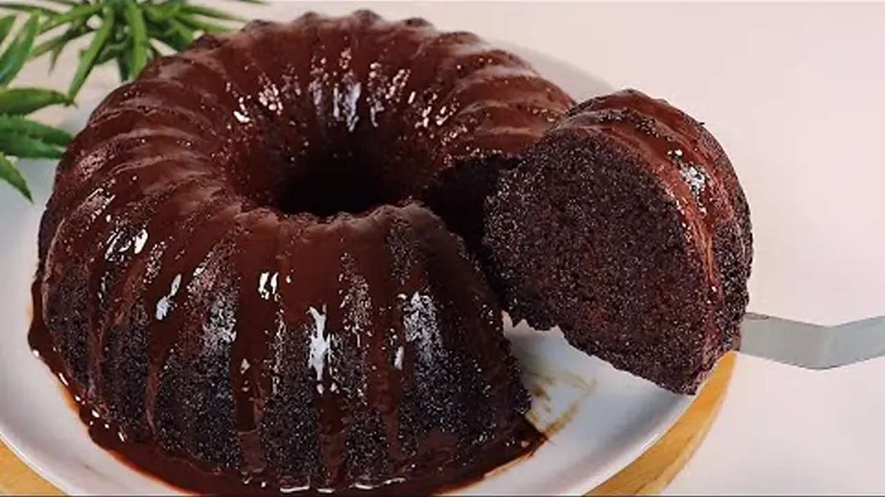 كيكة الشوكولاتة السريعة... اعمليها في الخلاط بكل سهولة وفي دقائق تكون جاهزة 5 كيكة الشوكولاتة السريعة… اعمليها في الخلاط بكل سهولة وفي دقائق تكون جاهزة
