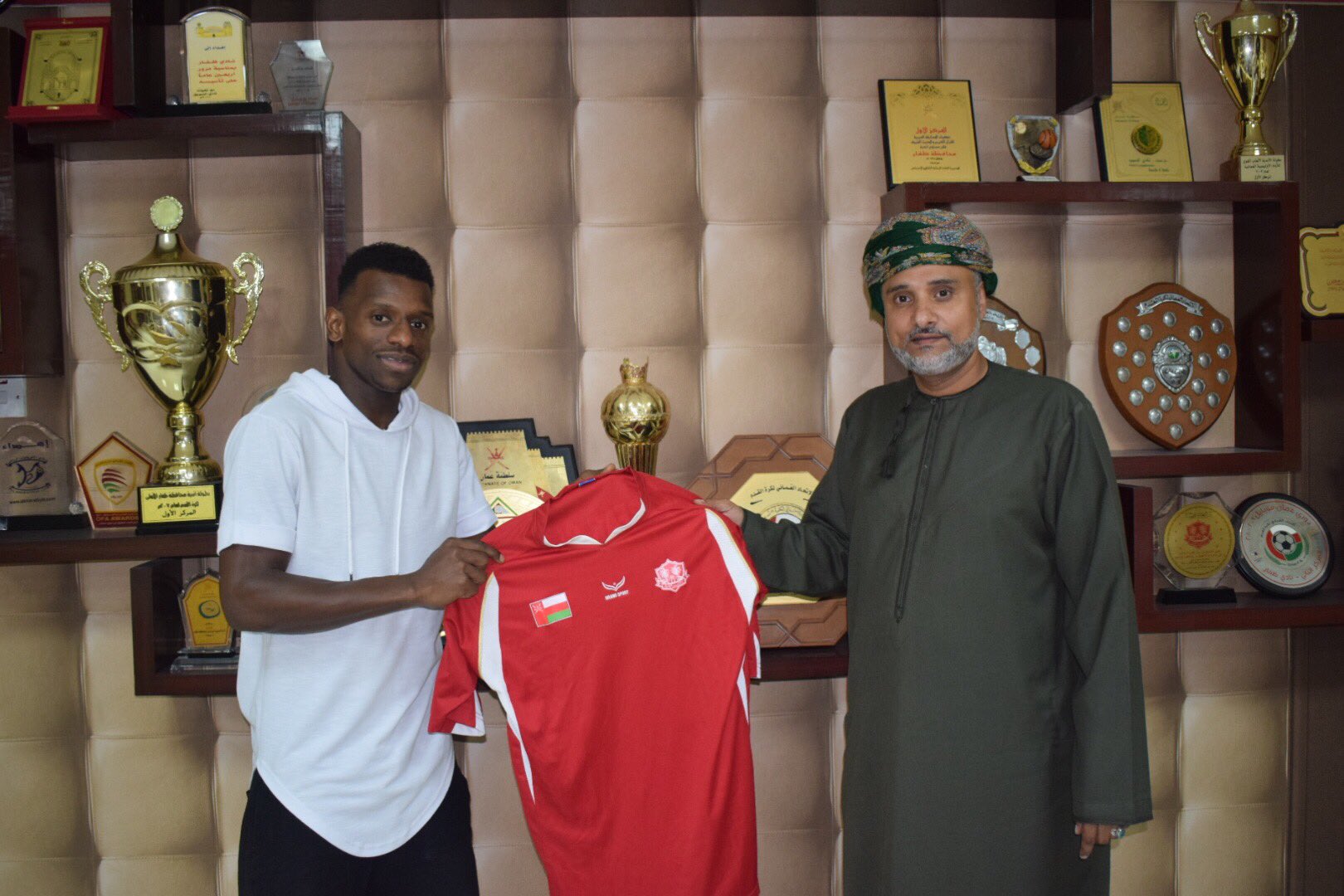 أبرز المعلومات عن عبد السلام عامر المخيني اللاعب العماني الذي وافته المنيه عن عمر 37 عام