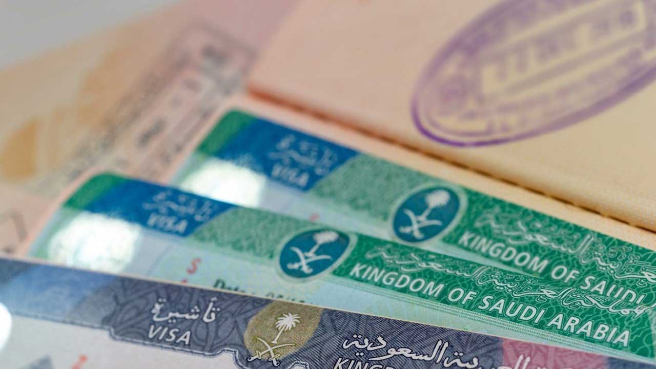 طريقة سداد غرامة تأخير تجديد الإقامة بعد انتهاء سريانها 2025.. “الجوازات” توضح