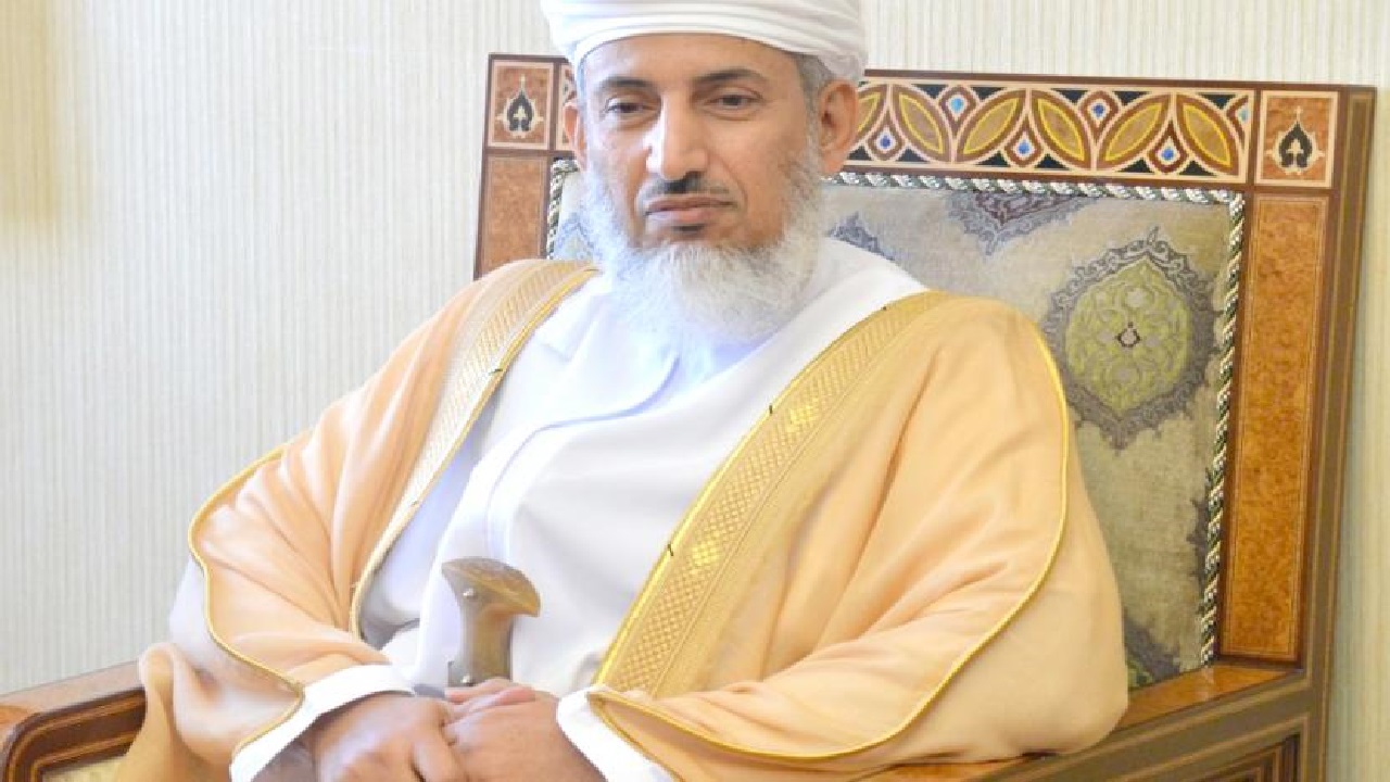 رسمياً سلطنة عمان تعلن موعد غرة شعبان 1446 ومرسوم 3 أيام متتالية إجازة مدفوعة الأجر لكافة القطاعات