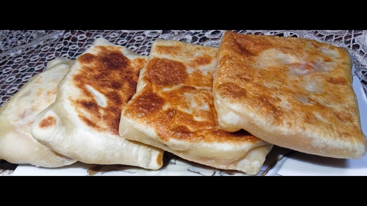 لعشاء لذيذ ومختلف .. أسرع طريقة لتحضير فطيرة الطاسة بدون عجن ولا مجهود