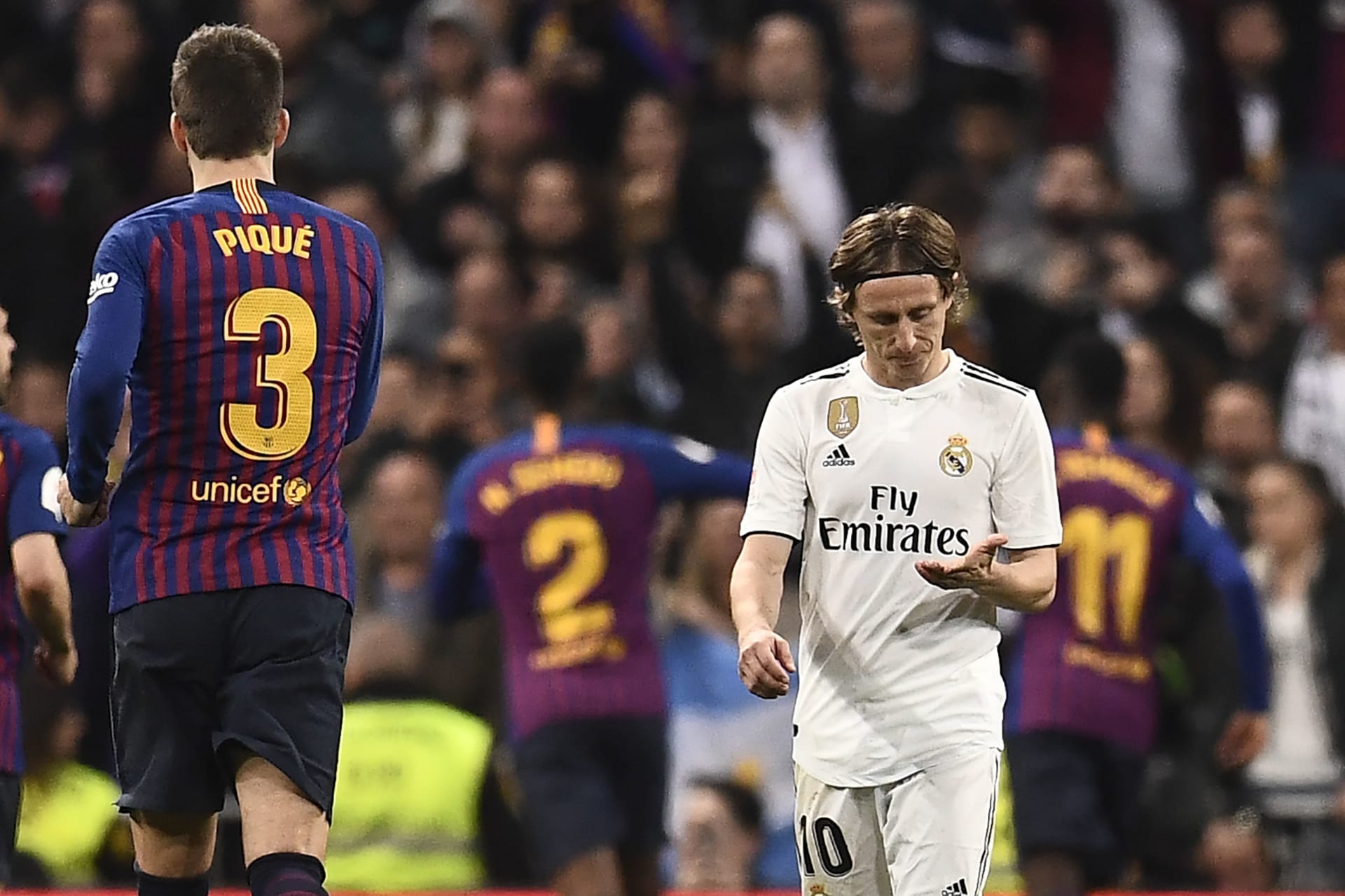 كلاسيكو الأرض في السعودية .. القنوات الناقلة لمباراة ريال مدريد وبرشلونة في نهائي السوبر الإسباني 2025 من بينهم المفتوح
