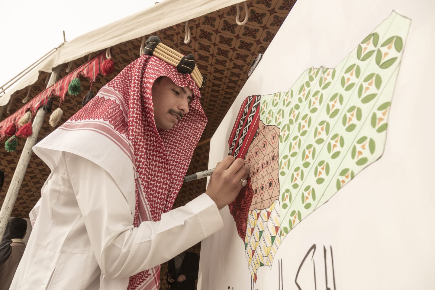 إجازة تصل لـ 3 أيام متتالية.. كم باقي على يوم التأسيس السعودي 1446/ 2025