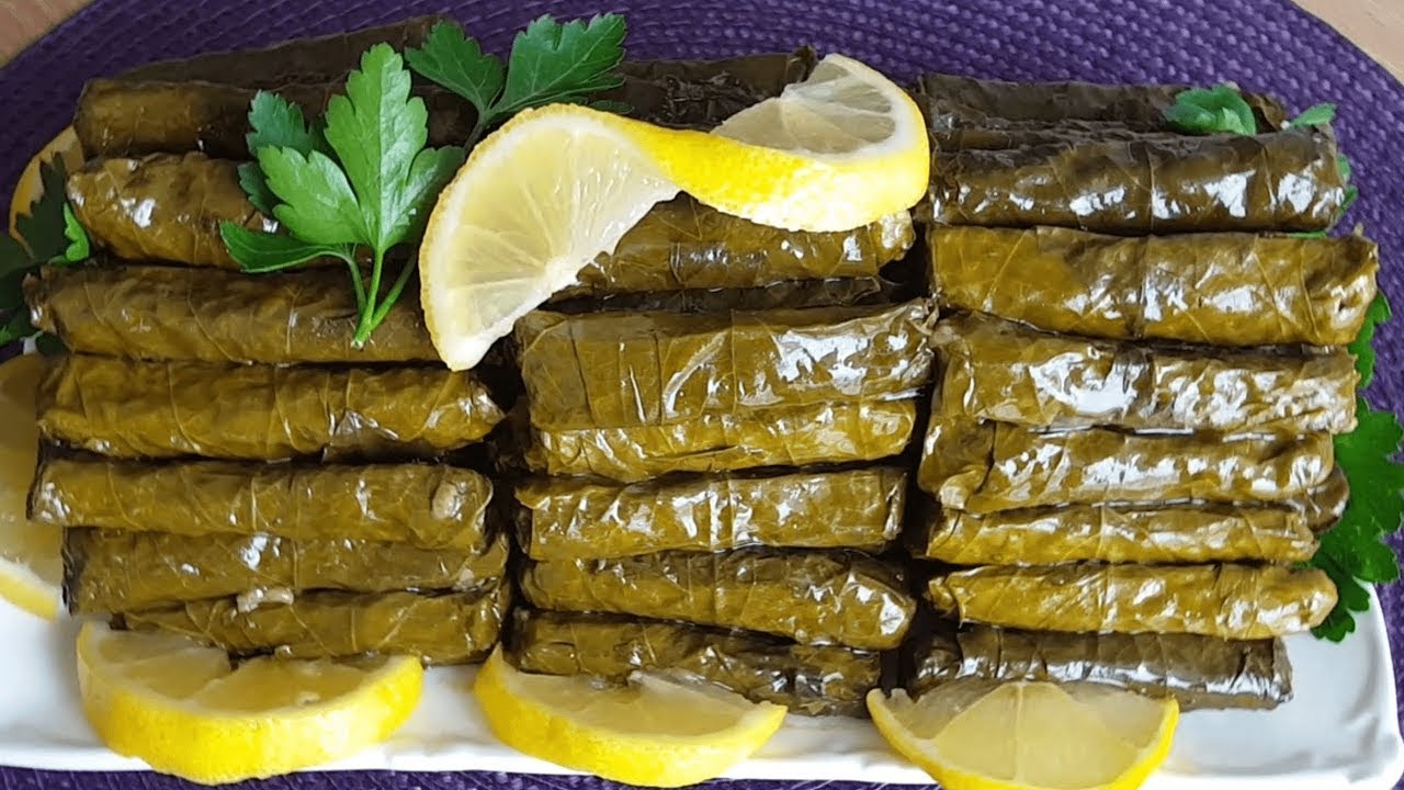 طريقة عمل محشي ورق العنب اللذيذ في المنزل بطريقة المطاعم الفاخره