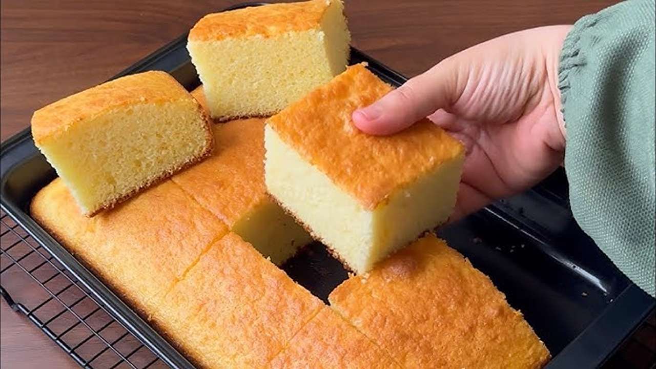 كيكة بدون بيكنج بودر الهشة اعمليها في دقائق بمكونات بسيطة وبتذوب في الفم