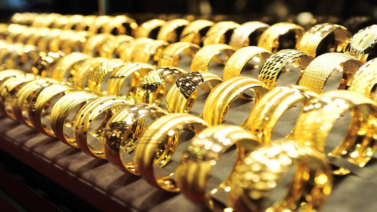 رسوم ترامب والأصفر.. سعر الذهب اليوم الأربعاء 19 فبراير في الصاغة| أفضل وقت للشراء 2 رسوم ترامب والأصفر.. سعر الذهب اليوم الأربعاء 19 فبراير في الصاغة| أفضل وقت للشراء